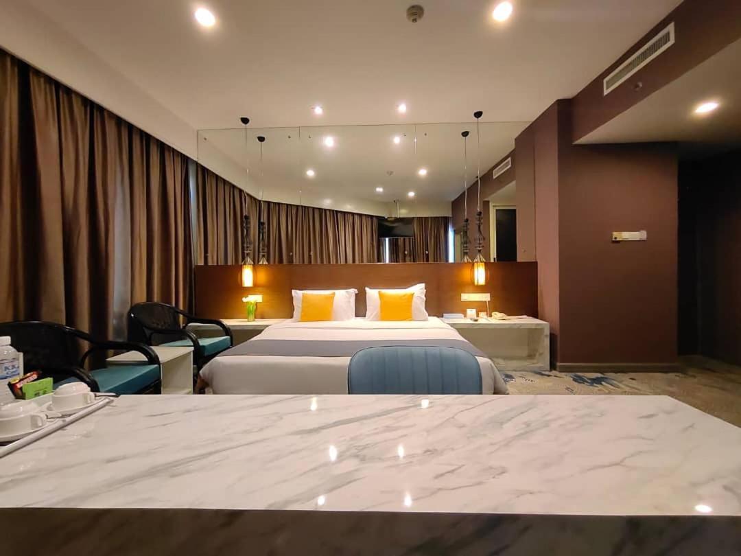 Capital 3*