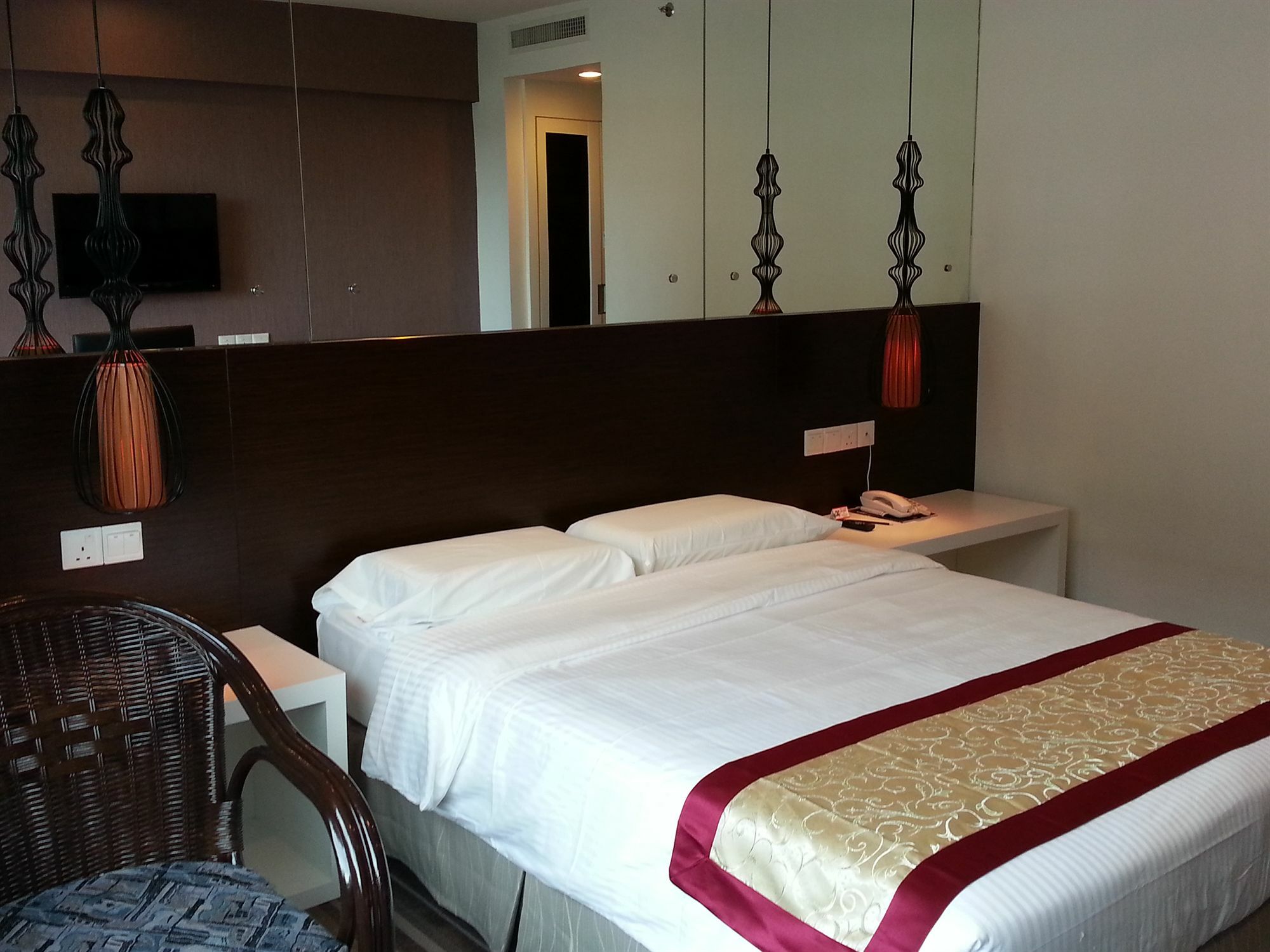 Capital Hotel 3*