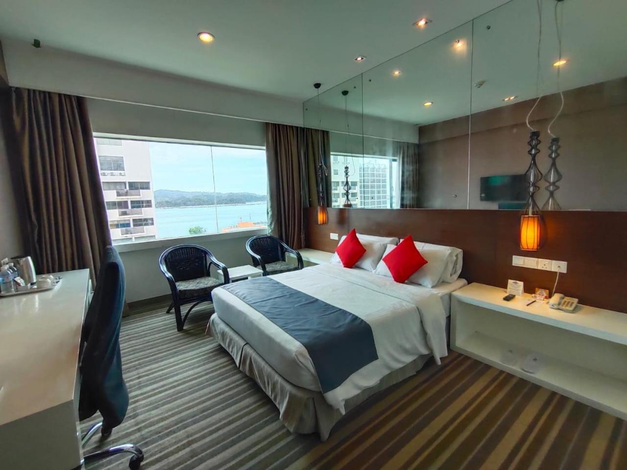 Hotel Capital 3*